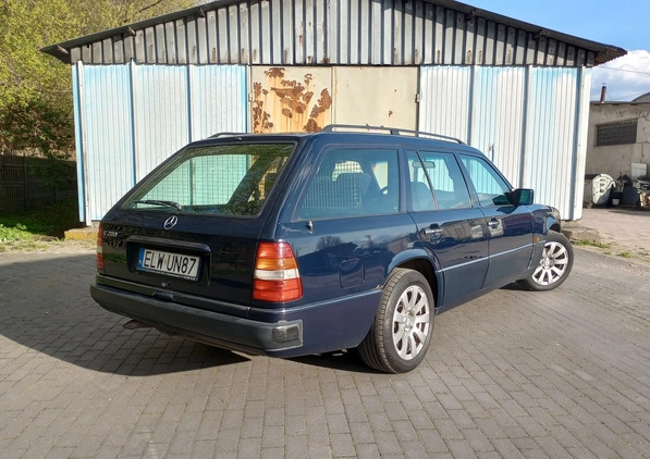 Mercedes-Benz Klasa E cena 13999 przebieg: 330000, rok produkcji 1995 z Łódź małe 92